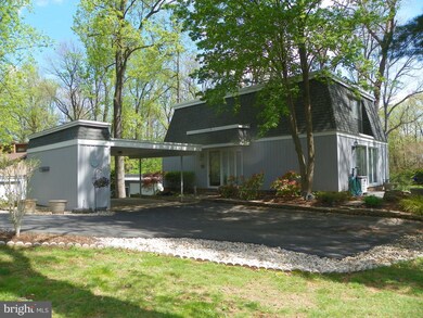 11206 Wedge Dr, Reston, VA 20190 - photo 2