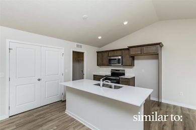 4295 Grover Woods Ln, Des Moines, IA 50317 - photo 7