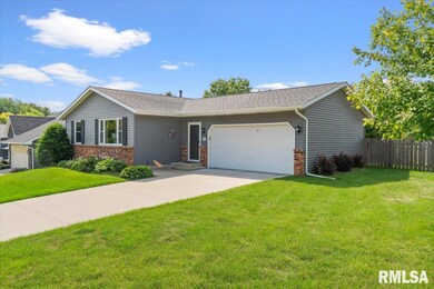 1433 W 48th St, Davenport, IA 52806 - photo 3