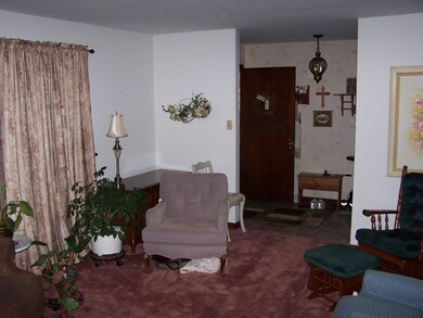 504 Meadowlark Dr, Princeton, IN 47670 - photo 2