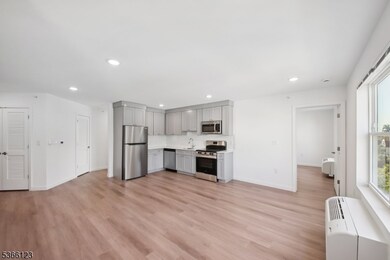 369 18th Ave unit 204, Newark, NJ 07103 - photo 4