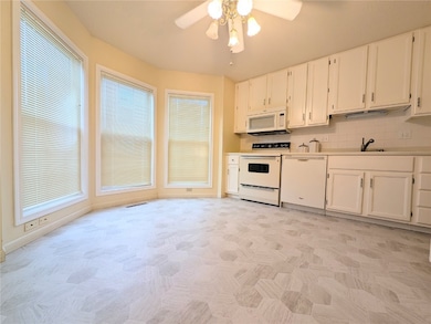 3707 Foxborough Terrace NE unit B, Cedar Rapids, IA 52402 - photo 5