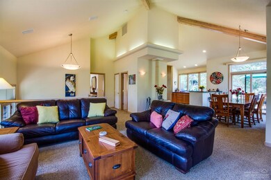 57741 Vine Maple Ln, Sunriver, OR 97707 - photo 3