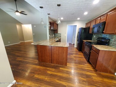 334 Lentz Ln, Mount Washington, KY 40047 - photo 3