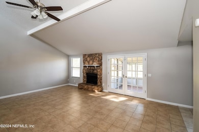 4385 Queensway Dr, Jacksonville, FL 32257 - photo 5