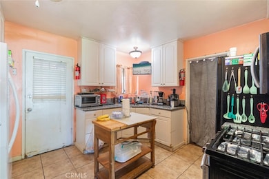 8932 Conway Dr, Riverside, CA 92503 - photo 7