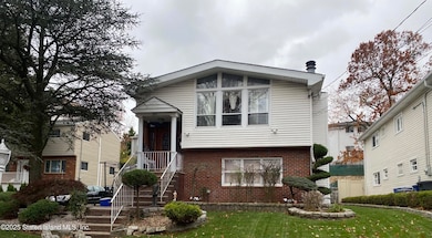 302 Lightner Ave, Staten Island, NY 10314 - photo 3