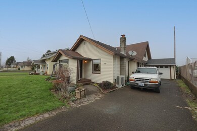 1908 10th St, Tillamook, OR 97141-06
