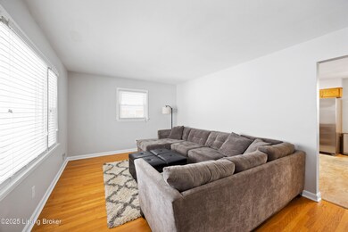 4320 Jade Ct, Louisville, KY 40216 - photo 4