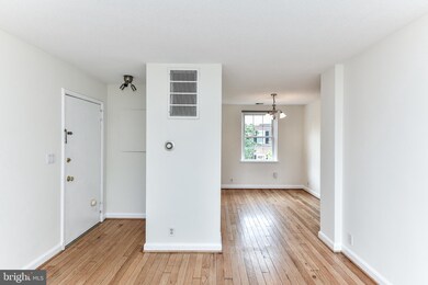 3581 S Stafford St unit B2, Arlington, VA 22206 - photo 5