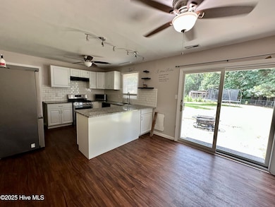 313 Deacon Ct, Havelock, NC 28532 - photo 7