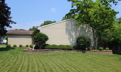 962 Ridenour Rd, Columbus, OH 43230 - photo 4