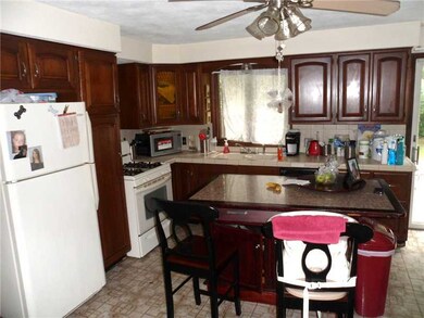 139 Yeoman Ave, Cranston, RI 02920 - photo 2