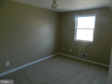 1167 Foxwood Ln, Essex, MD 21221 - photo 3