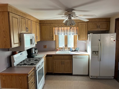 125 Foster Rd, Tewksbury, MA 01876 - photo 4