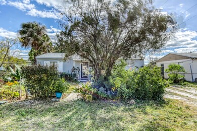 1053 Olive St Cocoa FL 32922-large-002-9