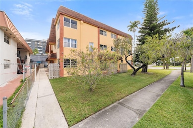 2301 NE 170th St unit 9, North Miami Beach, FL 33160 - photo 2