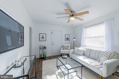 8529 Chestnut Oak Rd, Parkville, MD 21234 - photo 3