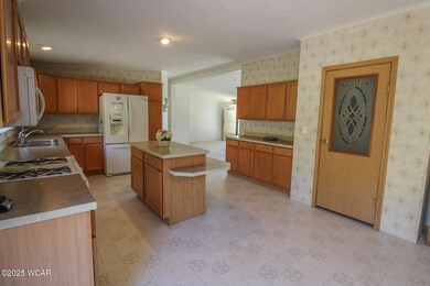 primary bedroom kitchen
