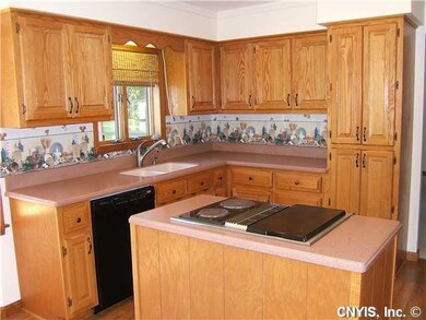 Kitchen. Outstanding kitchen...there are more cabi