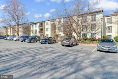607 Center St unit 204, Herndon, VA 20170 - photo 3