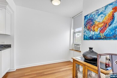 Palisades unit 1610, Fort Lee, NJ 07024 - photo 5