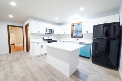 115 Franklin St unit 1, Stoneham, MA 02180 - photo 2