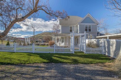 419 1st St, Asotin, WA 99402 - photo 6