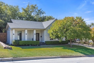 6121 Sharon Rd, Fort Worth, TX 76116 - photo 4