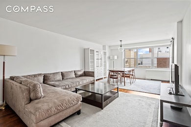 Gramercy Park Towers unit 11T, New York, NY 10003 - photo 2