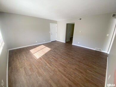 12225 N Woodcrest Dr, Dunlap, IL 61525 - photo 6