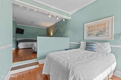 235 Palm Suites