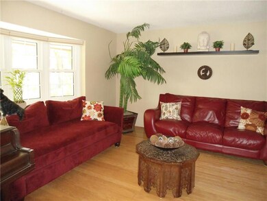 WOOD FLOORS, LIVING ROOM, IMPACT BAY WINDOW