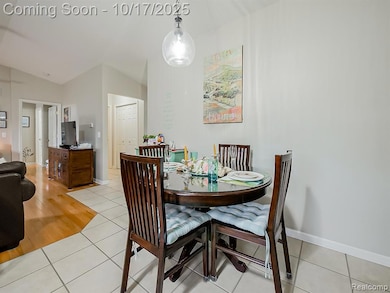 3890 Shannon Dr unit 7, Warren, MI 48091 - photo 5