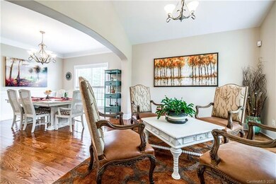 Flex space: living room, office space, multi use