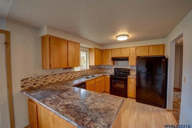 1218 SW Bryson St, Dallas, OR 97338 - photo 6