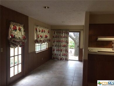 111 Oak Ridge Dr, San Marcos, TX 78666 - photo 4