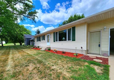 218 Main St W, Clarks Grove, MN 56016 - photo 3