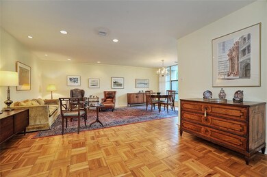 Entry-Living Room