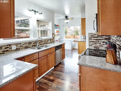 3249 3rd St, Hubbard, OR 97032 - photo 7