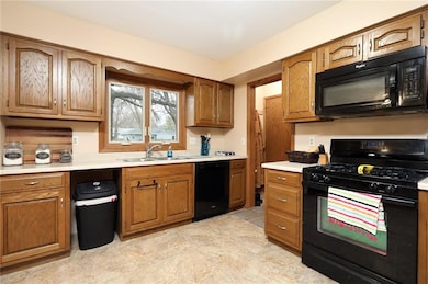 1005 68th St, Windsor Heights, IA 50324 - photo 3