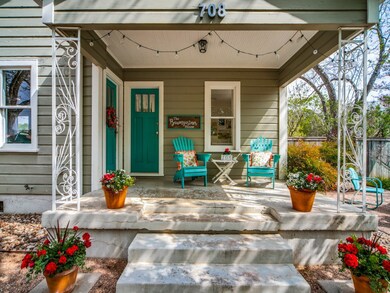 708 Whitney St, Fredericksburg, TX 78624 - photo 4