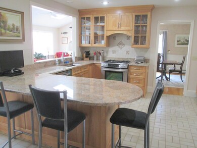 w/penninsula and stainless appliances