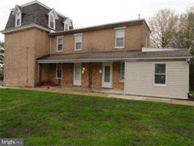 33 E Vine St unit 2, Pottstown, PA 19464 - photo 3