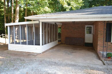 431 W 9th St, Siler City, NC 27344 - photo 3