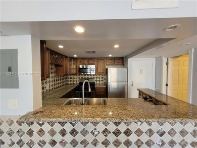 2175 NE 170th St unit 108, North Miami Beach, FL 33162 - photo 3