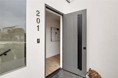 201 S Juanita Ave, Redondo Beach, CA 90277 - photo 2