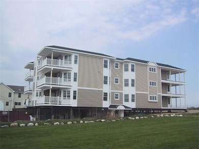 406 N End Blvd unit 4, Salisbury, MA 01952 - photo 6