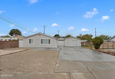 43713 12th St W, Lancaster, CA 93534 - photo 3