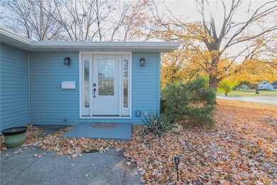 116 E Court Dr, Decatur, IL 62526 - photo 2